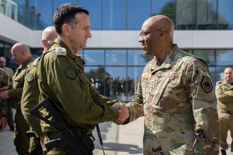 General Brown besucht die IDF