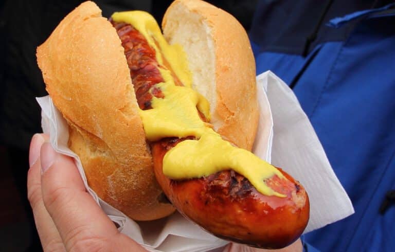 Kühne-Senf und Bratwurst