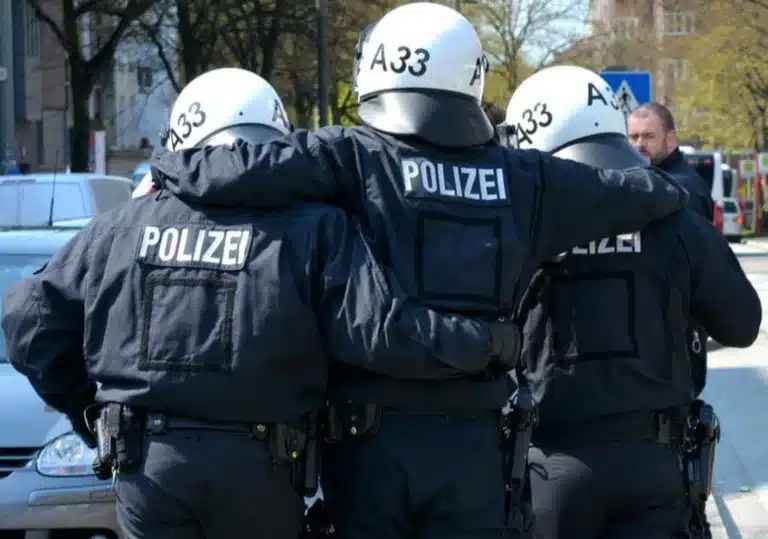 Polizei wurde angegriffen